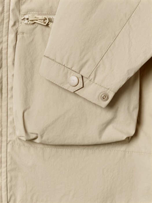 ветровка с капюшоном для мальчиков из трикотажа спереди