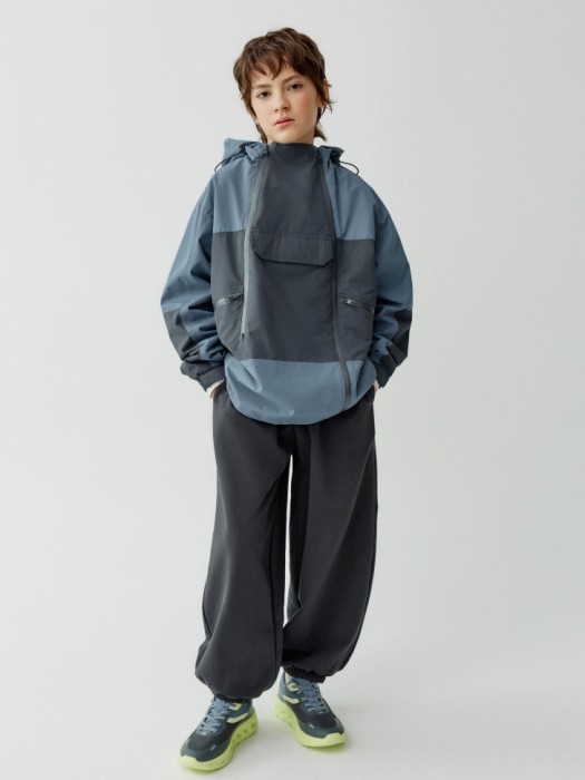 ветровка с капюшоном для мальчиков от бренда sela вид слева