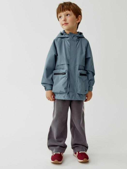 ветровка с капюшоном для мальчиков от бренда sela вид слева