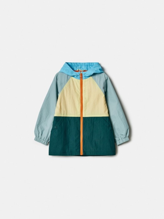 ветровка с капюшоном для мальчиков по цене 2499 руб вид справа