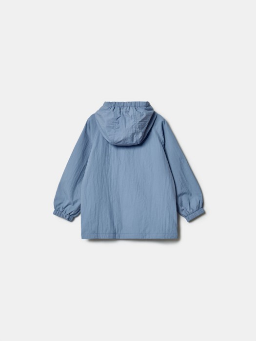 ветровка с капюшоном для мальчиков от бренда sela вид слева