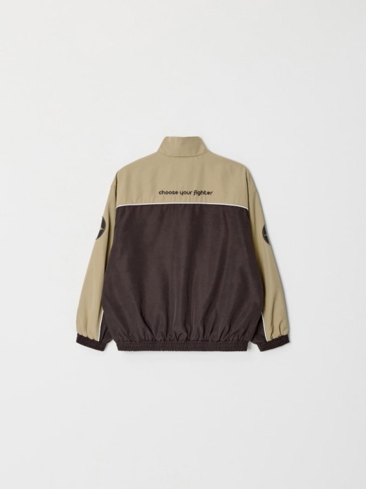 ветровка с воротником-стойкой для мальчиков от бренда sela вид слева