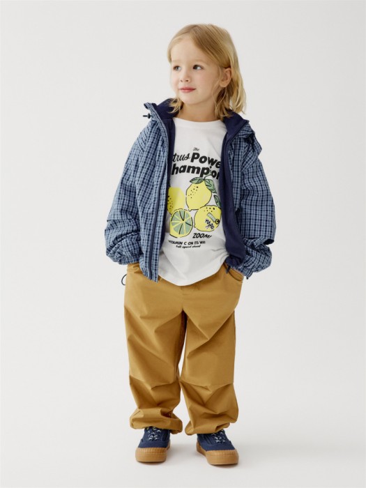 ветровка в клетку для мальчиков от бренда sela вид слева