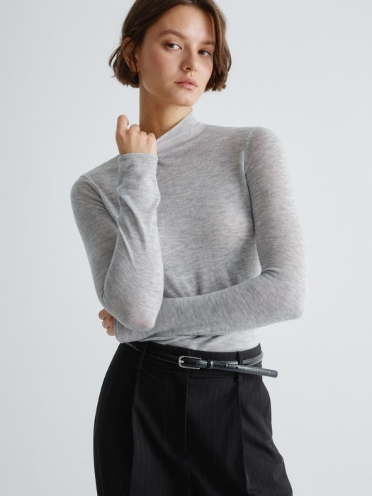 водолазка с содержанием шелка и шерсти по цене 2599 руб вид справа