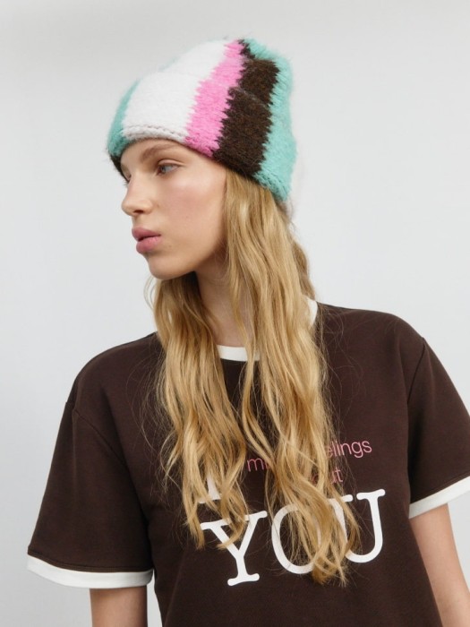 вязаная шапка из линейки  young из россии вид сбоку