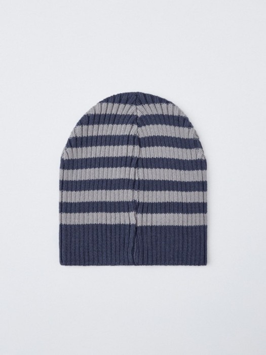 вязаная шапка в полоску детская по цене 499 руб вид справа