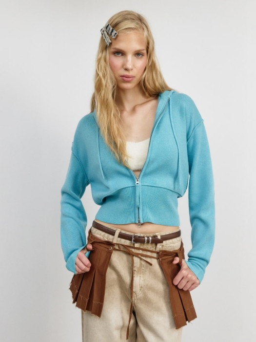 вязаная толстовка из линейки  young от бренда sela вид слева