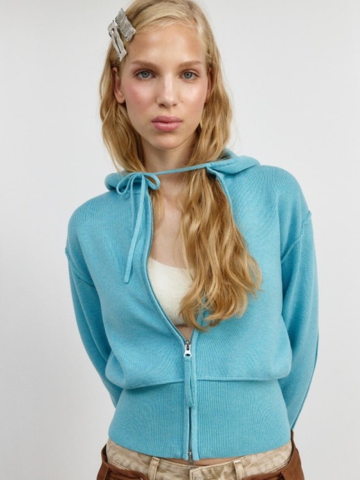 вязаная толстовка из линейки  young из шерсти спереди