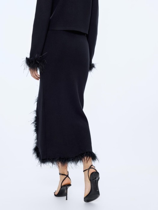 вязаная юбка миди с перьями по цене 5599 руб вид справа