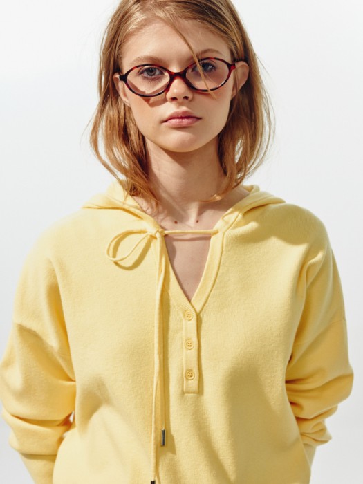 вязаное худи оверсайз из линейки  young из россии вид сбоку