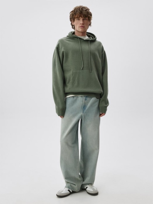 вязаное худи оверсайз от бренда sela вид слева