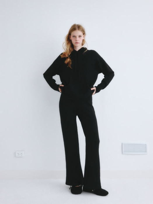 вязаное худи с капюшоном из линейки  young от бренда sela вид слева