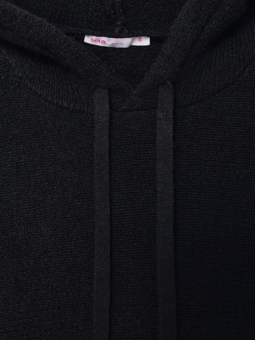 вязаное худи с капюшоном из линейки  young из шерсти спереди