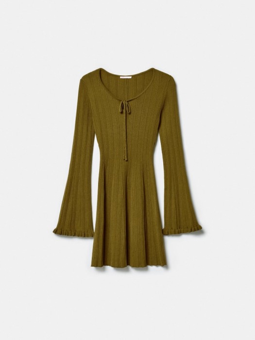 вязаное мини платье из линейки  young из проверенных материалов спереди