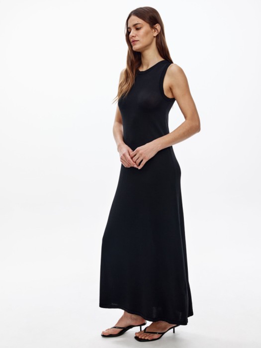 вязаное платье макси без рукавов по цене 3999 руб вид справа
