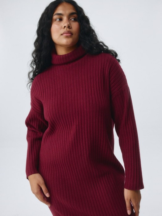 вязаное платье с воротником по цене 1799 руб вид справа