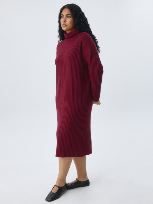 вязаное платье с воротником из вискозы спереди