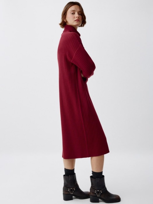 вязаное платье с воротником для взрослого возраста с изнаночной стороны