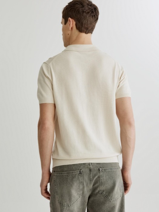 вязаное поло с коротким рукавом по цене 2999 руб вид справа