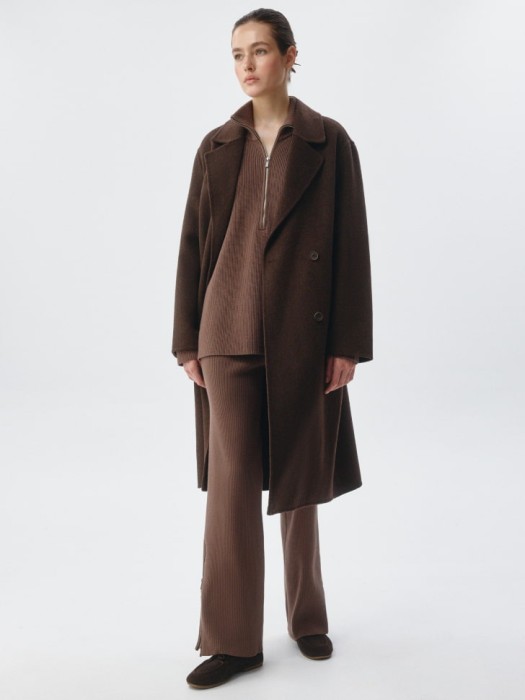 вязаные брюки в рубчик от бренда sela вид слева