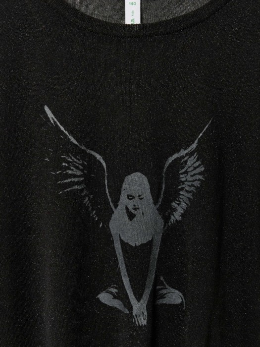 вязаный асимметричный джемпер с принтом для девочек из россии вид сбоку