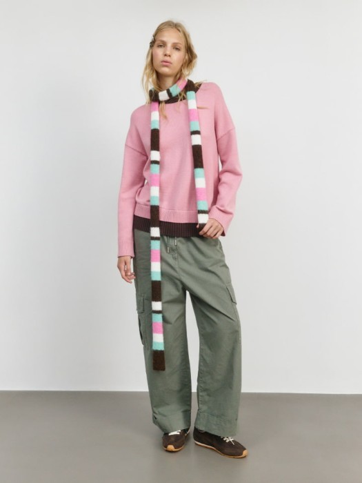 вязаный джемпер из линейки  young от бренда sela вид слева