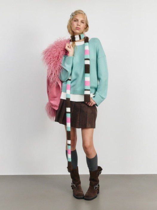 вязаный джемпер из линейки  young от бренда sela вид слева