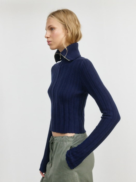 вязаный джемпер на молнии из линейки  young по цене 1799 руб вид справа