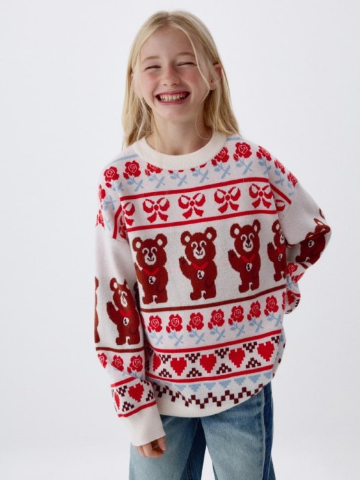 вязаный джемпер оверсайз с принтом для девочек по цене 2599 руб вид справа