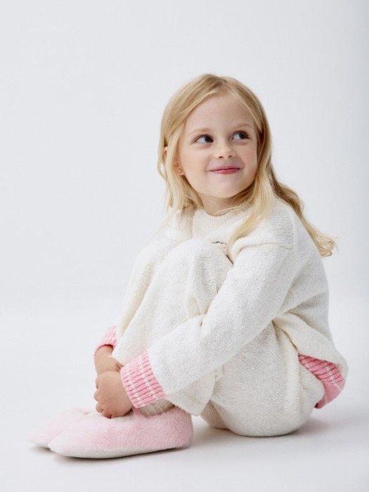 вязаный джемпер оверсайз с вышивкой для девочек по цене 1799 руб вид справа