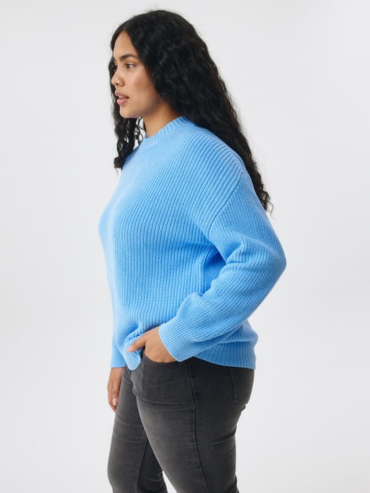 вязаный джемпер оверсайз по цене 1999 руб вид справа