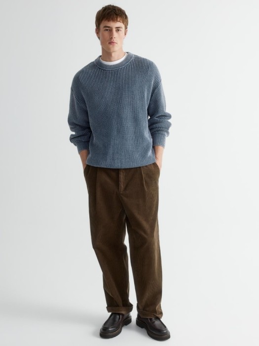 вязаный джемпер с эффектом стирки от бренда sela вид слева