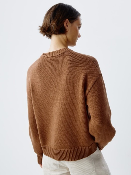 вязаный джемпер с вышивкой из россии вид сбоку