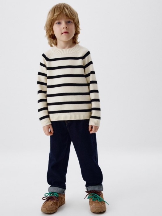 вязаный джемпер в полоску детский от бренда sela вид слева