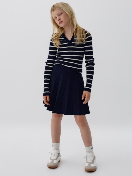 вязаный джемпер в полоску для девочек от бренда sela вид слева