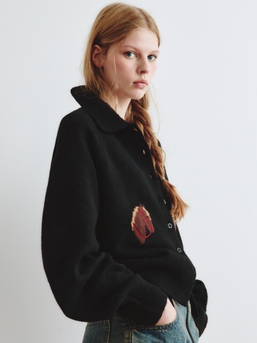 вязаный кардиган с иллюстрацией из линейки  young из россии вид сбоку