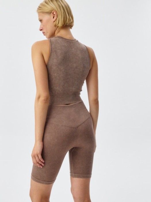 вязаный спортивный топ на молнии по цене 799 руб вид справа