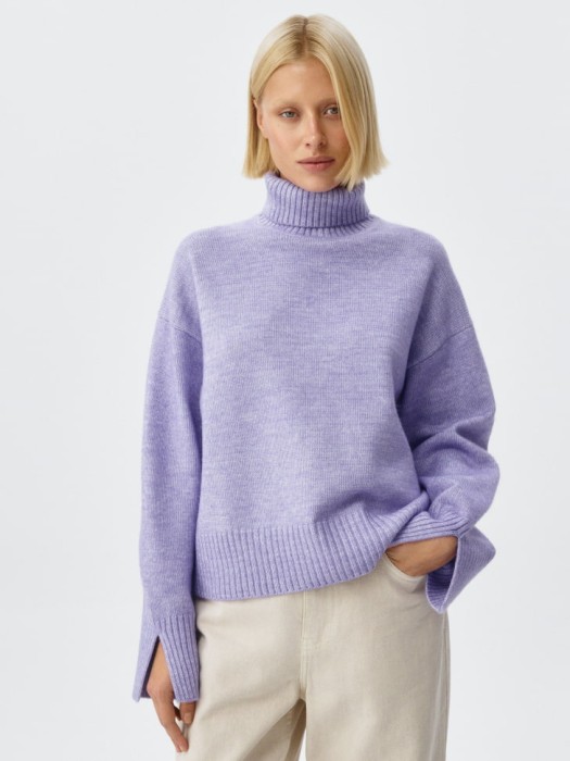 вязаный свитер с содержанием шерсти по цене 2599 руб вид справа