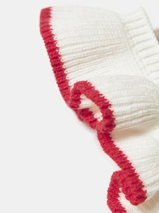 вязаный топ с вышивкой для малышей из россии вид сбоку