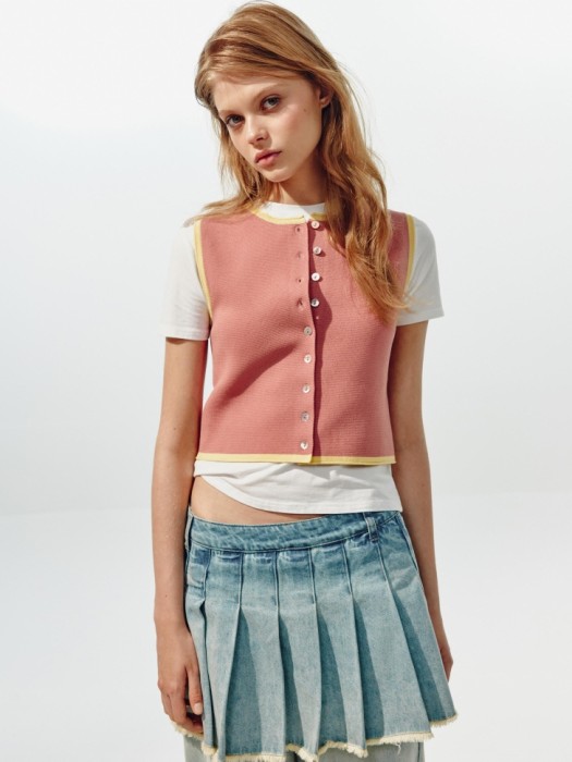 вязаный жилет из линейки  young 4610517861146 фотография