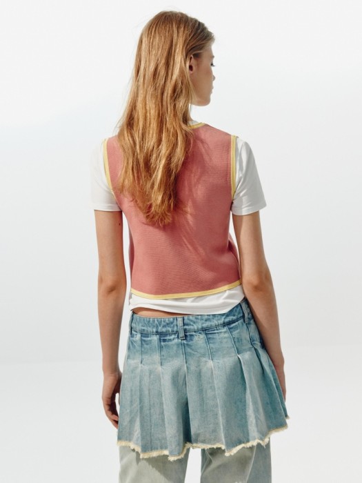 вязаный жилет из линейки  young из россии вид сбоку