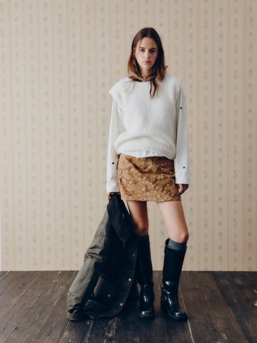 вязаный жилет с содержанием шерсти из линейки  young от бренда sela вид слева