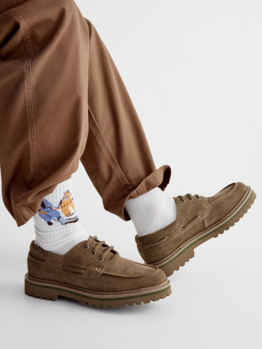 высокие носки с вышивкой из коллекции art people с алексеем ланцевым по цене 399 руб вид справа