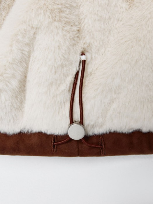 замшевая куртка с меховым воротником для девочек из коллекци  archive из синтепона спереди