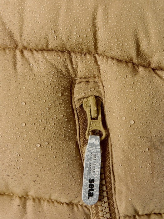 жилет с капюшоном для мальчиков из россии вид сбоку