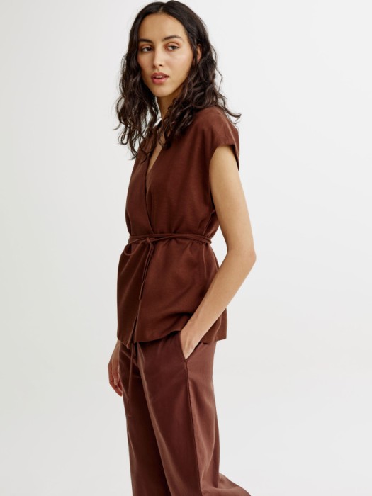 жилет с запахом из смесовой вискозы и льна по цене 3999 руб вид справа