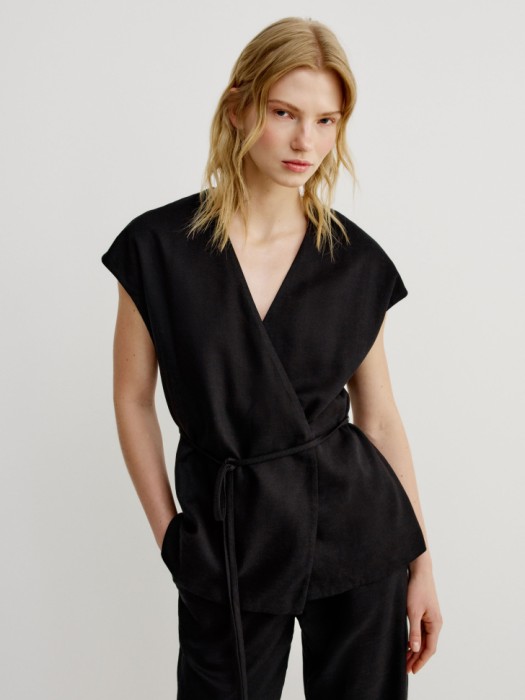 жилет с запахом из смесовой вискозы и льна по цене 3999 руб вид справа