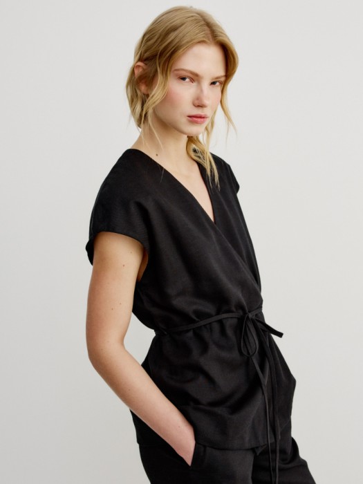 жилет с запахом из смесовой вискозы и льна из россии вид сбоку