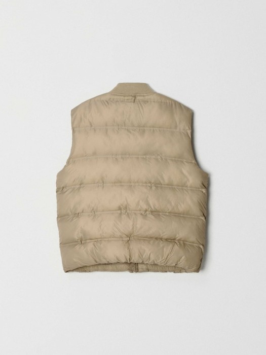 жилет утепленный детский от бренда sela вид слева