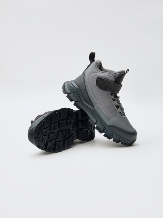 зимние мембранные ботинки детские от бренда sela вид слева